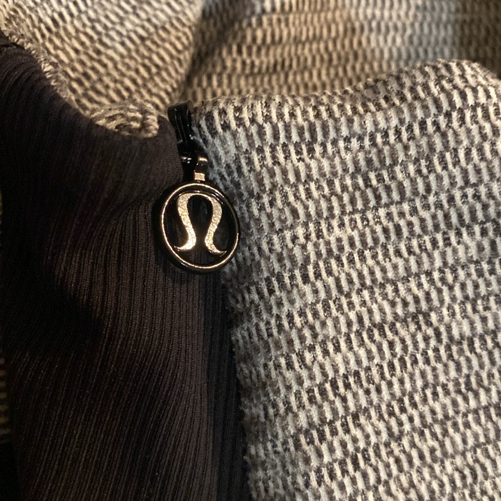 NEW LULULEMON ATHLETIC 1/2 ZIP RUNNING JACKET🌹 - Picture 13 of 16